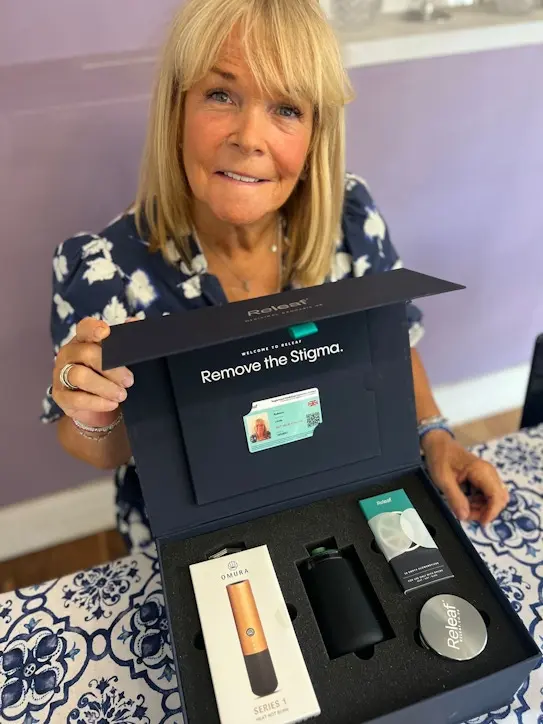 1715166895 linda robson